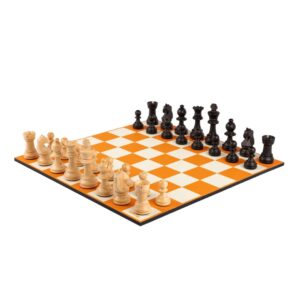 conjunto de ajedrez de madera con tablero plegable naranja